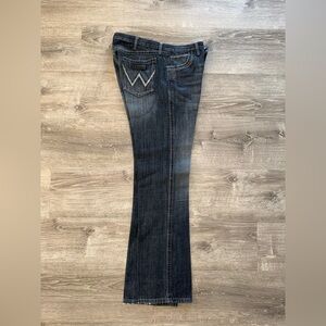 Men’s dark blue wrangler jeans